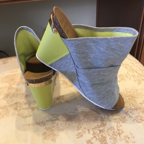 Juicy Couture Shoes - Juicy couture wedge shoes